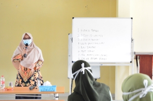 PELATIHAN SERVICE EXCELLENCE FOR NUTRITIONIST AND KITCHEN STAFFS
